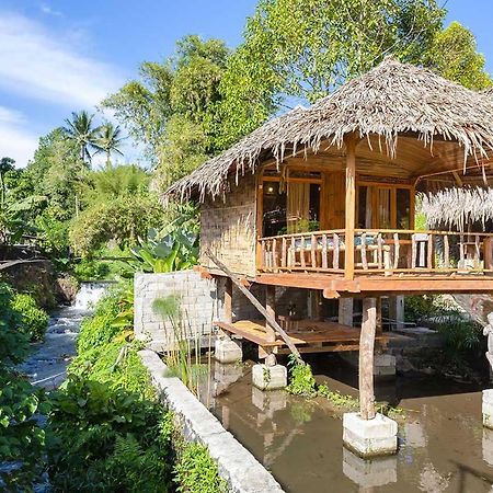 Onong'S Homestay & Cafe Tomohon Екстер'єр фото
