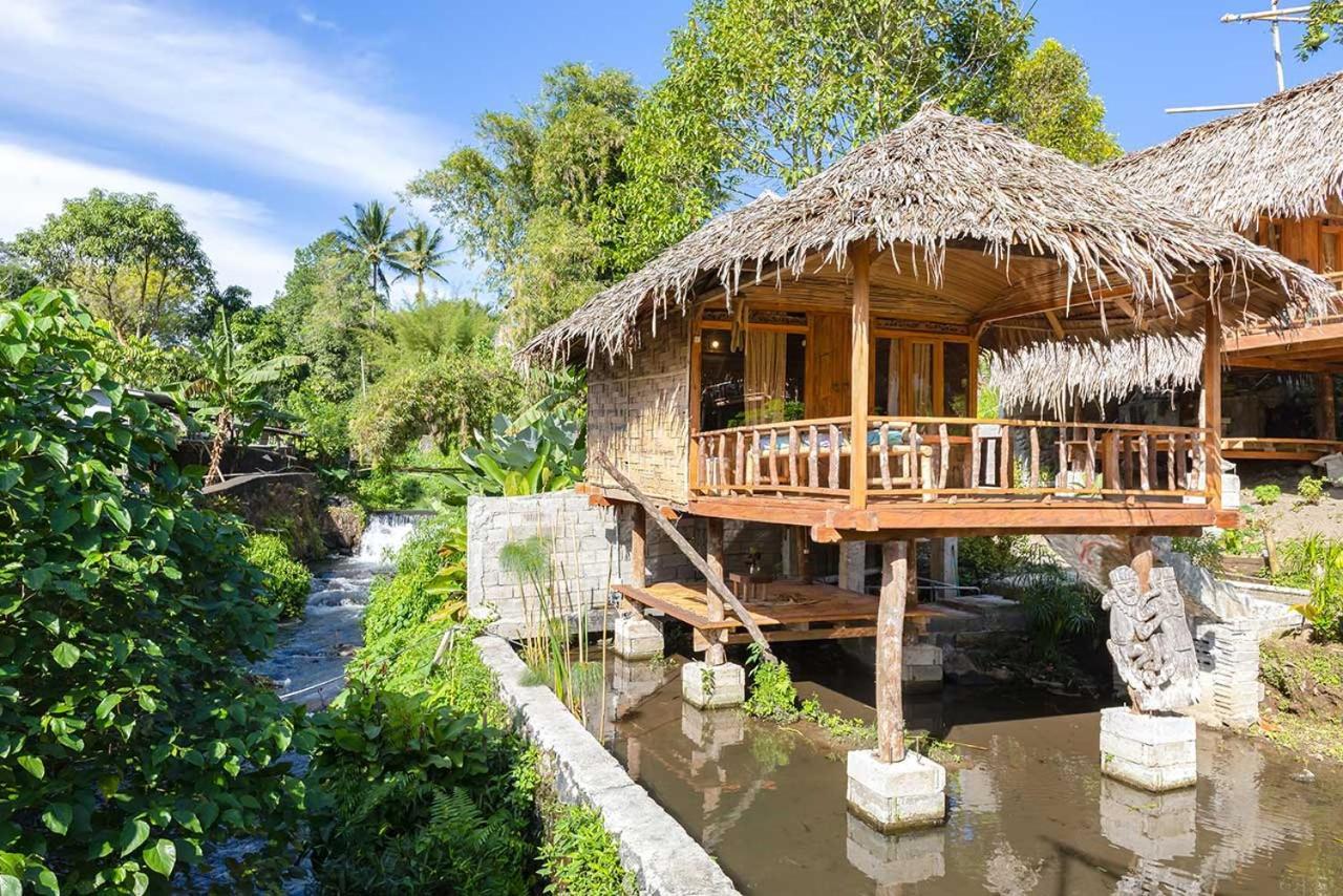Onong'S Homestay & Cafe Tomohon Екстер'єр фото