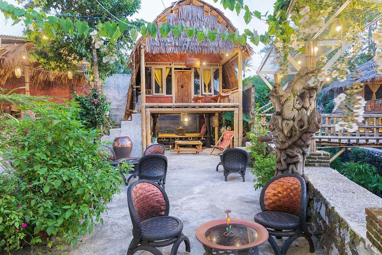 Onong'S Homestay & Cafe Tomohon Екстер'єр фото