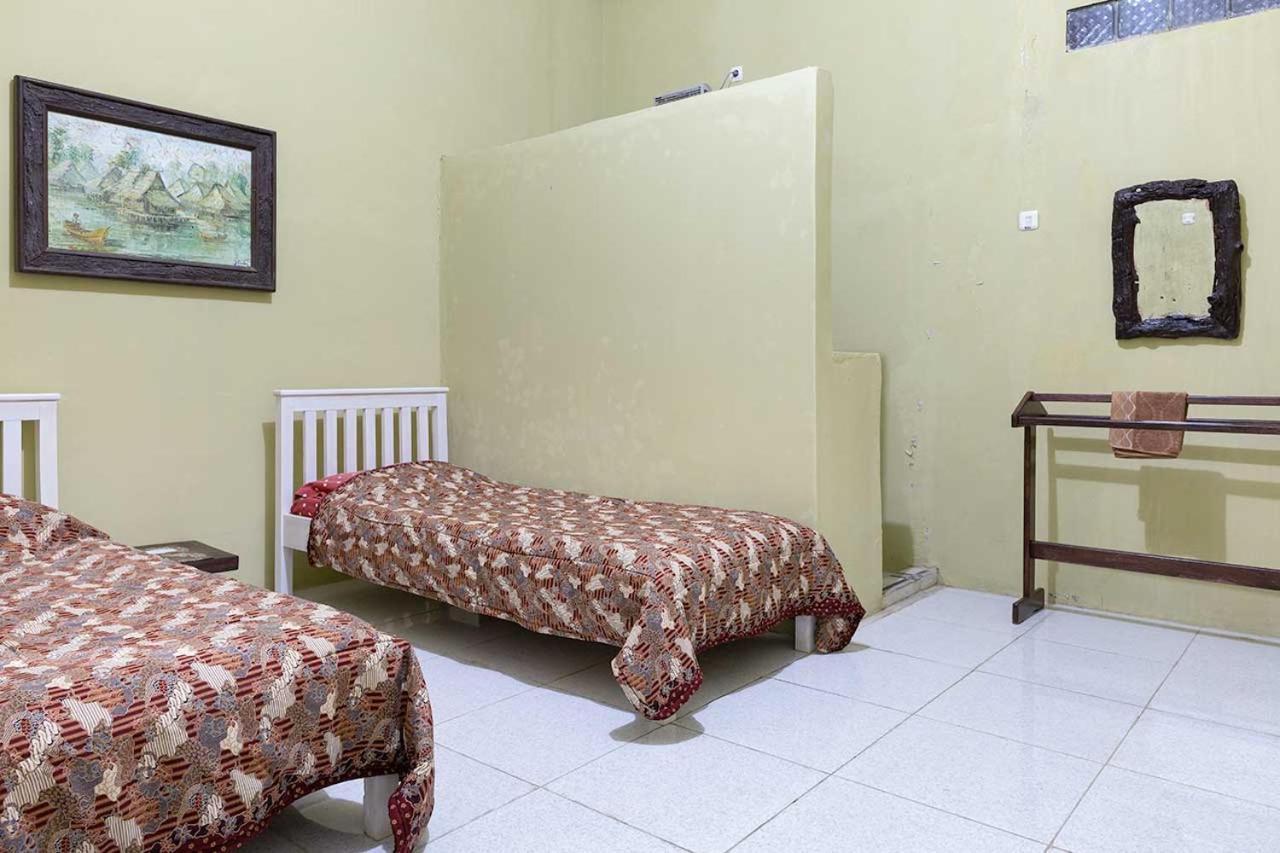 Onong'S Homestay & Cafe Tomohon Екстер'єр фото