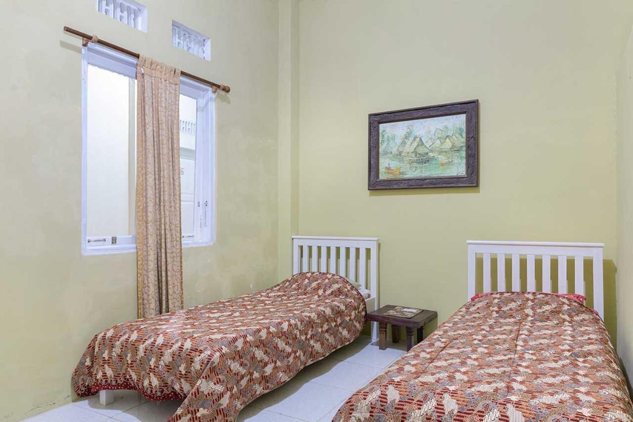 Onong'S Homestay & Cafe Tomohon Екстер'єр фото