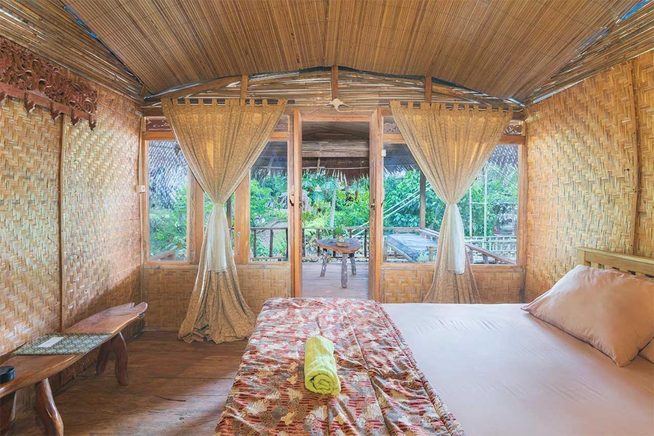 Onong'S Homestay & Cafe Tomohon Екстер'єр фото